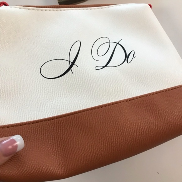 Kenneth Cole Reaction I do zip clutch - Picture 2 of 7